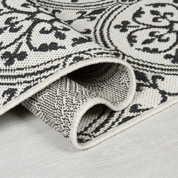 Dunelm Casablanca Monochrome Indoor Outdoor Rug 7 Dunelm Casablanca Monochrome Indoor Outdoor Rug - Image 5
