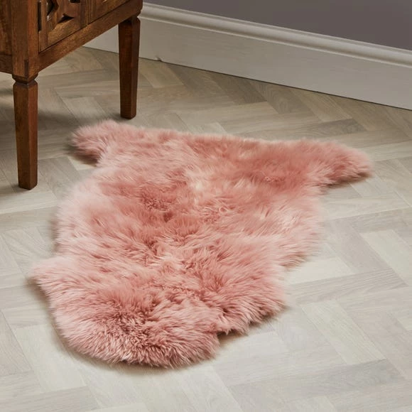 Dunelm Single Pelt Sheepskin Rug 3 Dunelm Single Pelt Sheepskin Rug