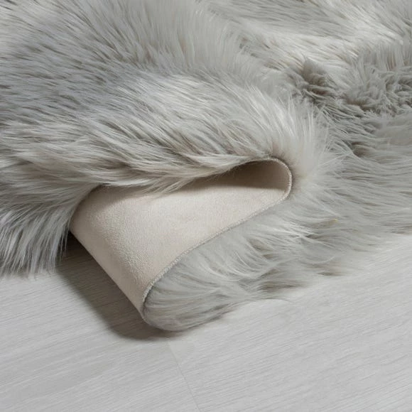 Flair Faux Fur Grey Sheepskin Rug 5 Flair Faux Fur Grey Sheepskin Rug - Image 3