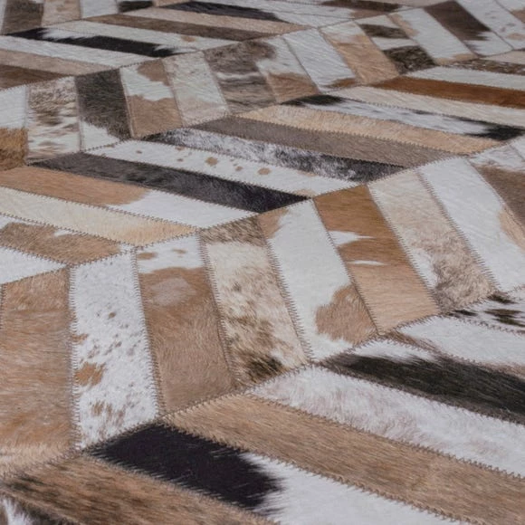 Dunelm Jesse Faux Cowhide Rug 5 Dunelm Jesse Faux Cowhide Rug - Image 3