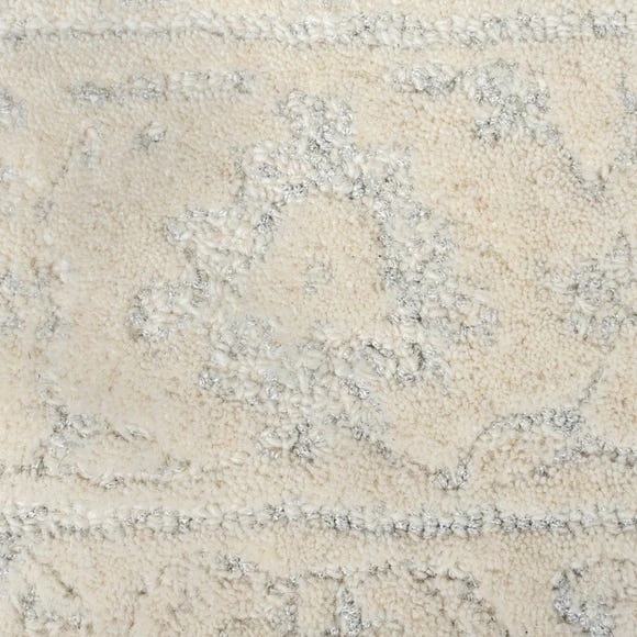 Dunelm Traditional Lux Wool Rug 5 Dunelm Traditional Lux Wool Rug - Image 3