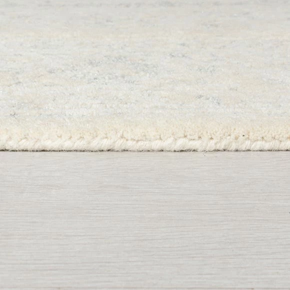 Dunelm Traditional Lux Wool Rug 6 Dunelm Traditional Lux Wool Rug - Image 4