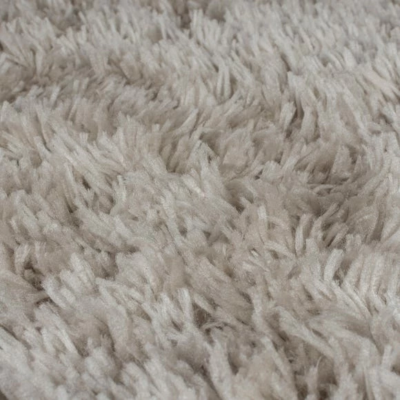Dunelm Polar Shaggy Rug 5 Dunelm Polar Shaggy Rug - Image 3