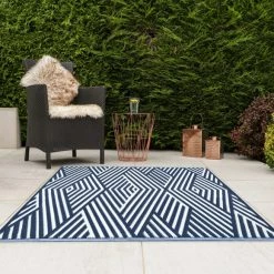 JVL Geo Reversible Plastic Woven Indoor Outdoor Rug